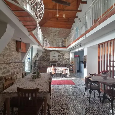 Couette-café Dami Vintage Butik İmroz